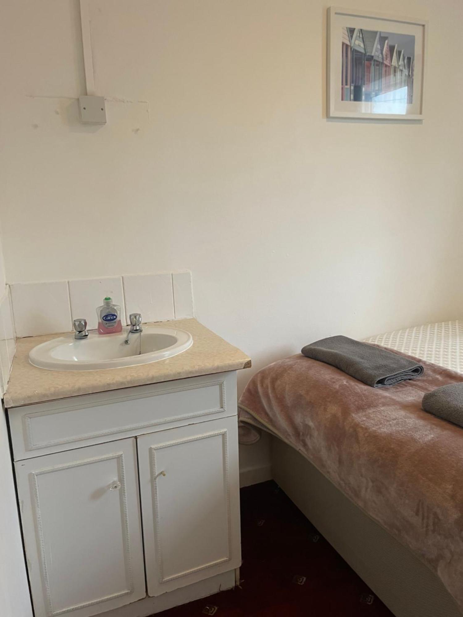 Amitie Guest House Μπόρνμουθ Εξωτερικό φωτογραφία